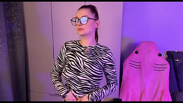 RozieRose online show from 10.14.25