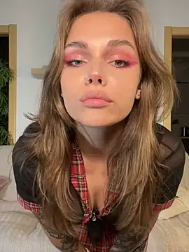 Snapshot of HumbleJess chatting on 10.05.25 HumbleJess online show from 10.05.25