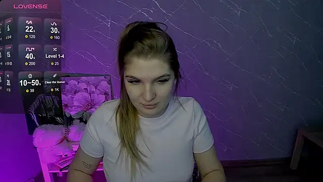 Snapshot of lily_williamss chatting on 05.17.26 lily williamss online show from 05.17.26