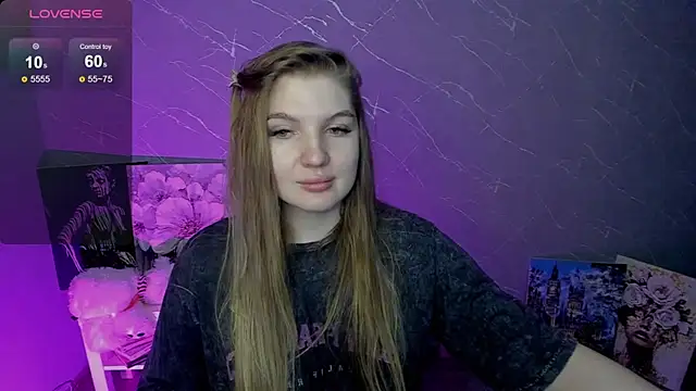 Snapshot of lily_williamss chatting on 05.18.26 lily williamss online show from 05.18.26