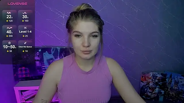 Snapshot of lily_williamss chatting on 07.07.26 lily williamss online show from 07.07.26