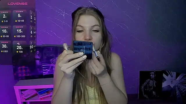 Snapshot of lily_williamss chatting on 07.21.26 lily williamss online show from 07.21.26