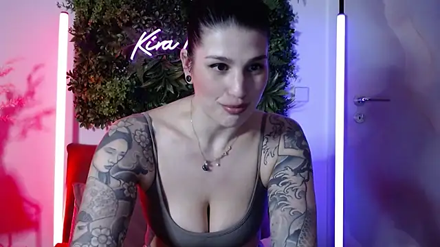 Snapshot of KiraKane1 chatting on 01.22.25 KiraKane1 online show from 01.22.25