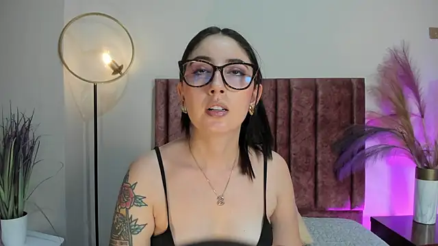 Emilywatsonn online show from 06.13.26