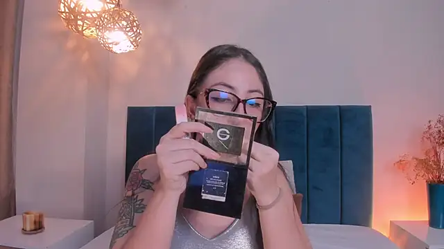 Emilywatsonn online show from 06.17.26