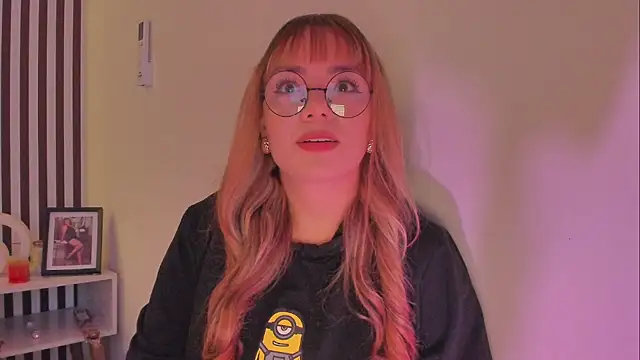 Snapshot of Samaantha-White chatting on 01.13.26 Samaantha-White online show from 01.13.26