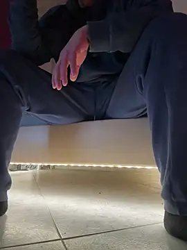 Snapshot of Bennyben8604 chatting on 12.08.24 Bennyben8604 online show from 12.08.24