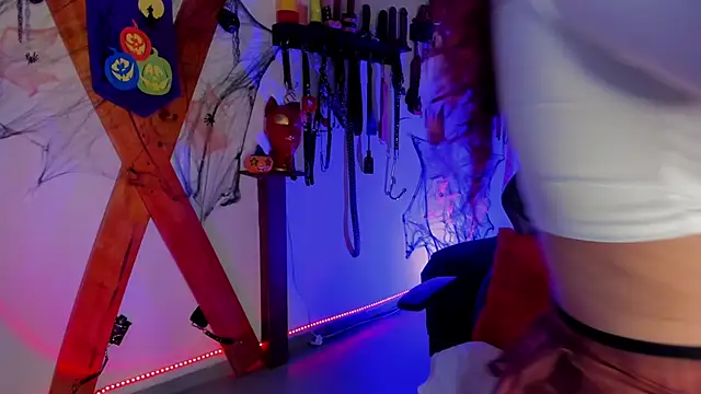 Laureen hill online show from 10.19.25