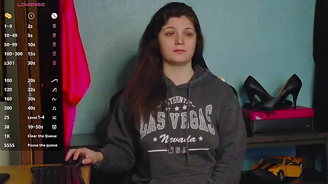 Snapshot of TreeJeanne chatting on 11.03.25 TreeJeanne online show from 11.03.25