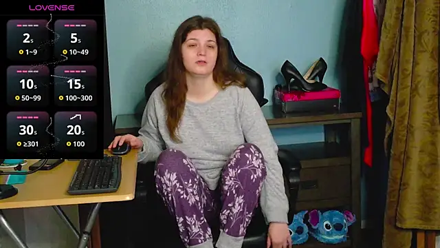 Snapshot of TreeJeanne chatting on 11.27.25 TreeJeanne online show from 11.27.25