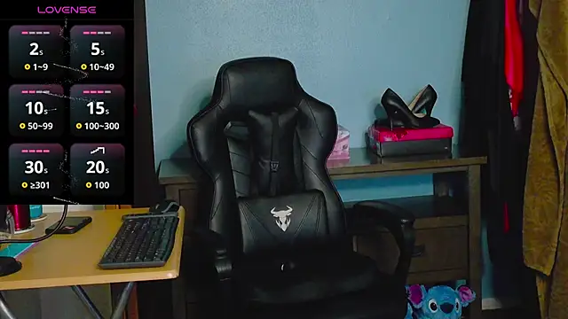 Snapshot of TreeJeanne chatting on 12.18.25 TreeJeanne online show from 12.18.25