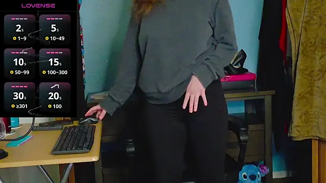 Snapshot of TreeJeanne chatting on 12.19.25 TreeJeanne online show from 12.19.25