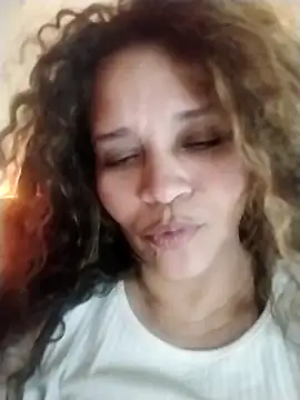 Snapshot of Alma_Sexyy chatting on 11.02.25 Alma Sexyy online show from 11.02.25