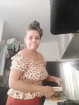 Snapshot of Alma_Sexyy chatting on 11.30.25 Alma Sexyy online show from 11.30.25