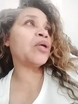 Snapshot of Alma_Sexyy chatting on 12.03.25 Alma Sexyy online show from 12.03.25