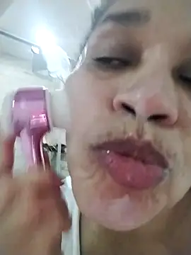 Snapshot of Alma_Sexyy chatting on 12.14.25 Alma Sexyy online show from 12.14.25