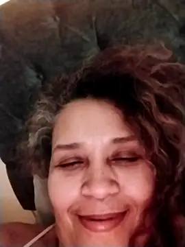 Snapshot of Alma_Sexyy chatting on 12.17.25 Alma Sexyy online show from 12.17.25