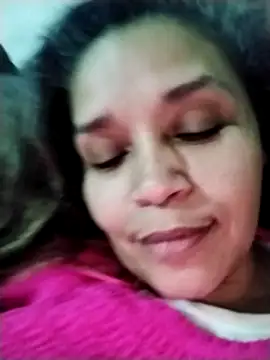 Snapshot of Alma_Sexyy chatting on 12.18.25 Alma Sexyy online show from 12.18.25