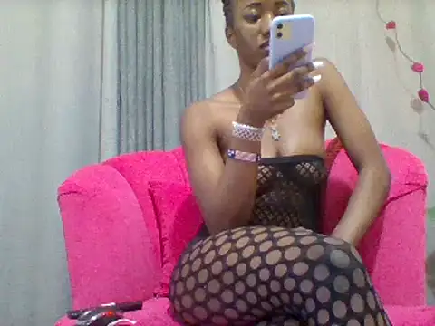 Snapshot of Queeen_model chatting on 01.22.25 Queeen model online show from 01.22.25