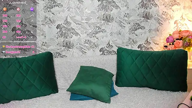 Naomi B1ack online show from 12.14.24