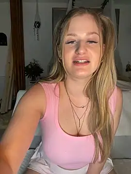 Snapshot of Busty-Ellie chatting on 12.29.24 Busty-Ellie online show from 12.29.24