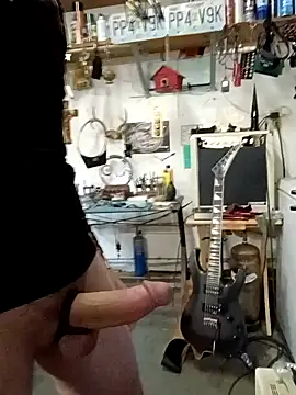 Snapshot of Danialanon chatting on 11.27.25 Danialanon online show from 11.27.25