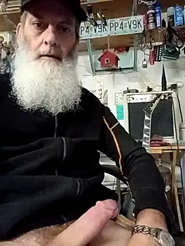 Snapshot of Danialanon chatting on 11.30.25 Danialanon online show from 11.30.25