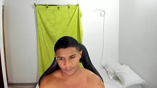 Snapshot of corzoethan chatting on 07.18.26 corzoethan online show from 07.18.26