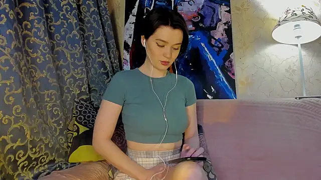 Snapshot of JamieAomi chatting on 02.22.25 JamieAomi online show from 02.22.25