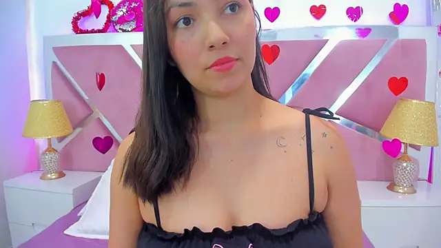 Snapshot of NinnaVous chatting on 03.05.25 NinnaVous online show from 03.05.25