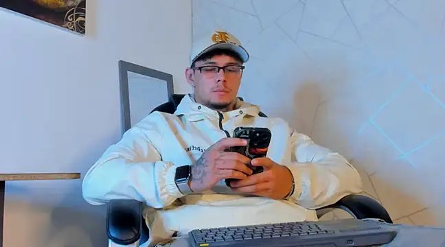 NoahhBrown online show from 02.23.25