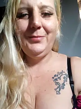 BecciDeluxe online show from 01.18.26