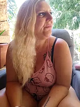 BecciDeluxe online show from 05.31.26