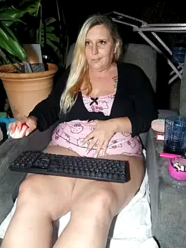BecciDeluxe online show from 06.13.26