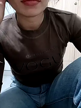 Snapshot of Blythe_69 chatting on 02.04.25 Blythe 69 online show from 02.04.25