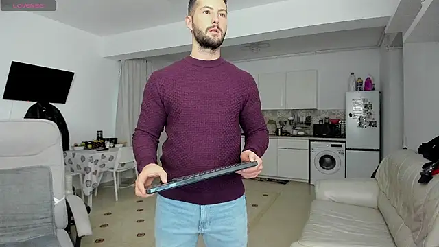 ZackFraser online show from 10.08.25