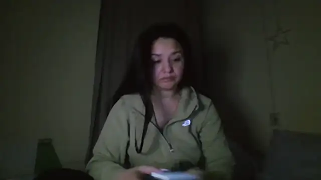 Snapshot of Linusya chatting on 02.06.26 Linusya online show from 02.06.26