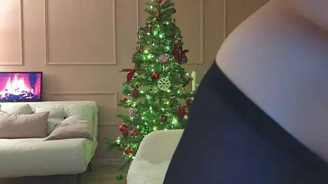 Lina-hill online show from 12.31.24