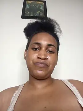 Snapshot of Creamy_sweet_pussy chatting on 12.19.25 Creamy sweet pussy online show from 12.19.25