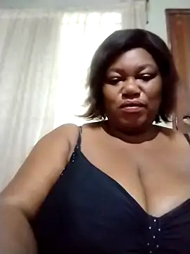 Snapshot of MATUREBUSSTY chatting on 10.30.25 MATUREBUSSTY online show from 10.30.25