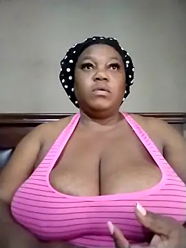 Snapshot of MATUREBUSSTY chatting on 11.02.25 MATUREBUSSTY online show from 11.02.25