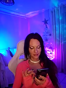 Snapshot of Luna_Kitanna chatting on 12.14.24 Luna Kitanna online show from 12.14.24