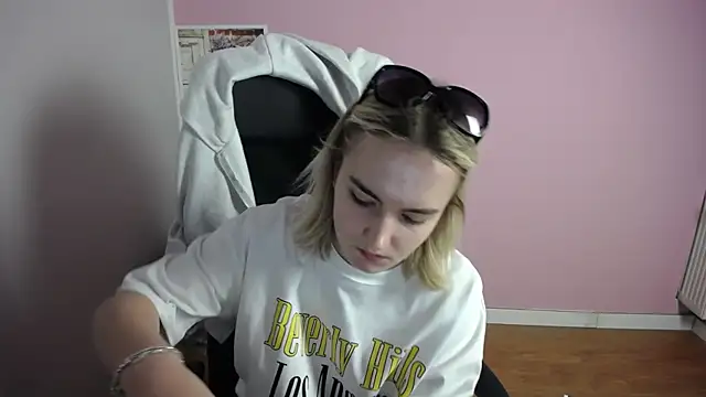 viktoria lovely online show from 05.20.26