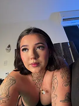 Snapshot of Ala_Rasi_ chatting on 05.17.26 Ala Rasi online show from 05.17.26
