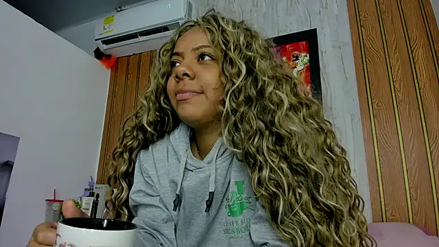 Alika01 online show from 03.05.26