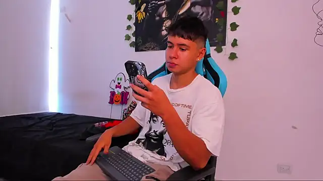 Snapshot of Bray_Kevin chatting on 01.11.25 Bray Kevin online show from 01.11.25