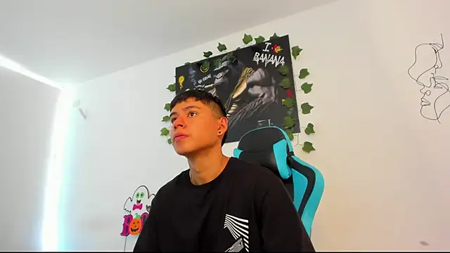 Snapshot of Bray_Kevin chatting on 01.19.25 Bray Kevin online show from 01.19.25