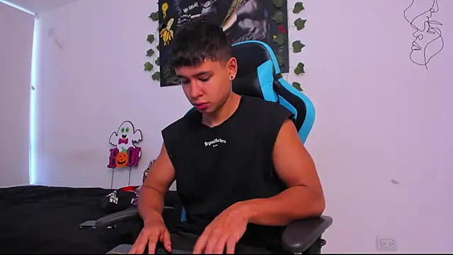 Snapshot of Bray_Kevin chatting on 01.21.25 Bray Kevin online show from 01.21.25