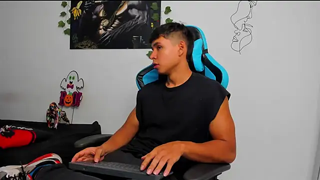 Snapshot of Bray_Kevin chatting on 02.04.25 Bray Kevin online show from 02.04.25