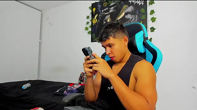 Snapshot of Bray_Kevin chatting on 02.05.25 Bray Kevin online show from 02.05.25